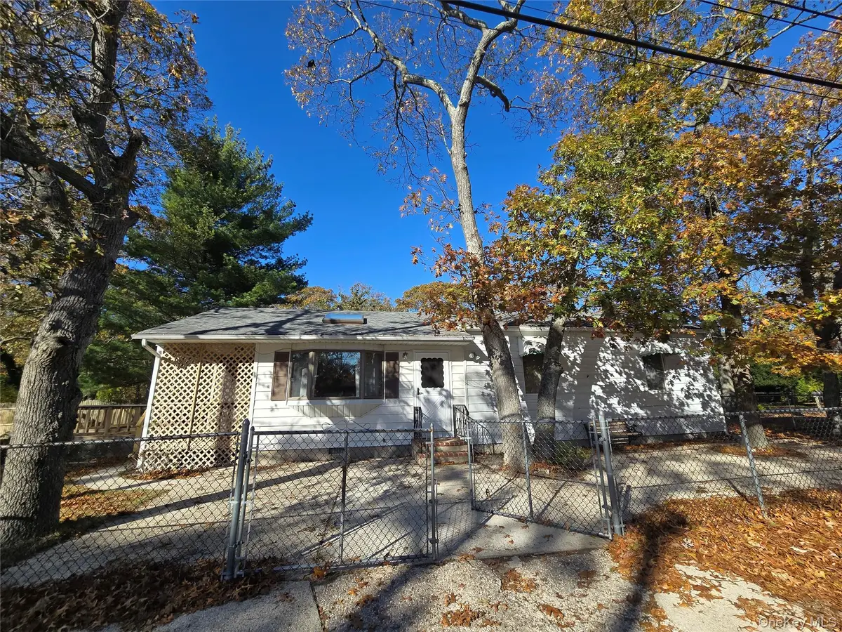 16 Daisy Place, Selden, NY 11784 - Image #1