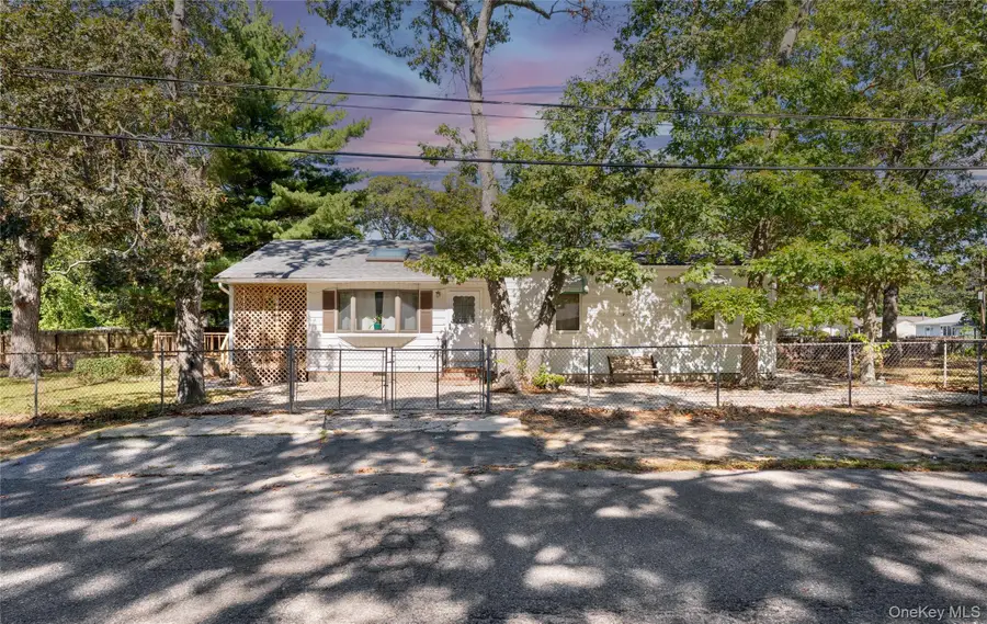 16 Daisy Place, Selden, NY 11784 - Image #2