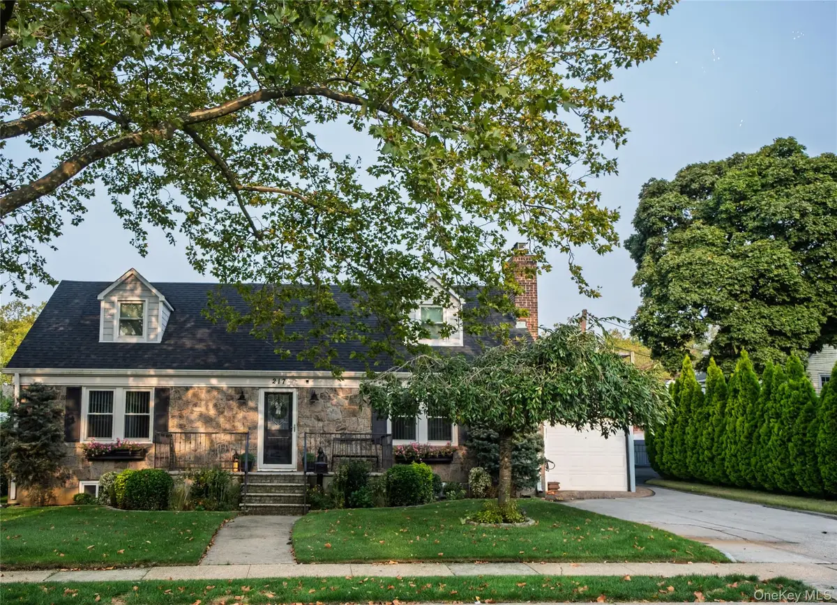 217 Elton Road, Stewart Manor, NY 11530 - Image #1