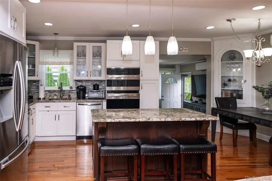 217 Elton Road, Stewart Manor, NY 11530 - Image #3