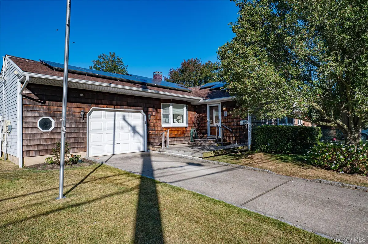 1022 Manor Lane, Bay Shore, NY 11706 - Image #1