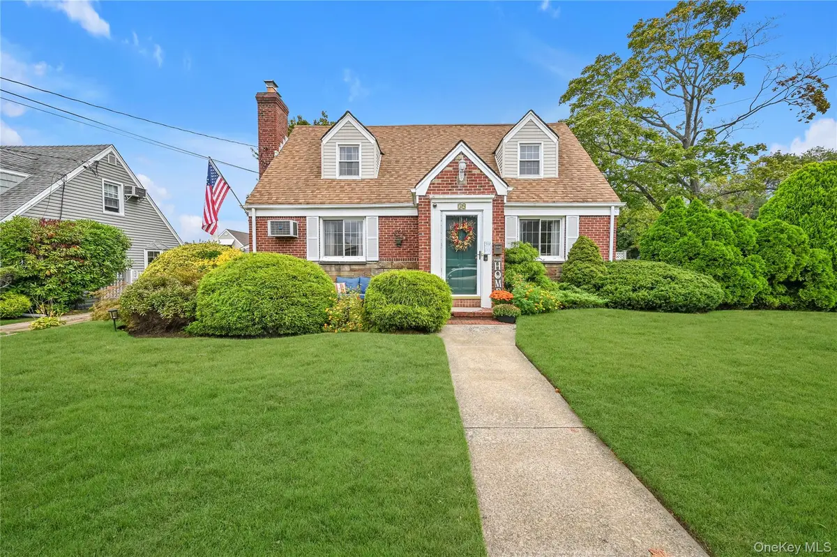 39 Morris Parkway, Valley Stream, NY 11580 - Image #1