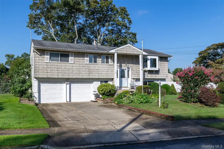 384 W 22nd Street, Deer Park, NY 11729 - Image #2