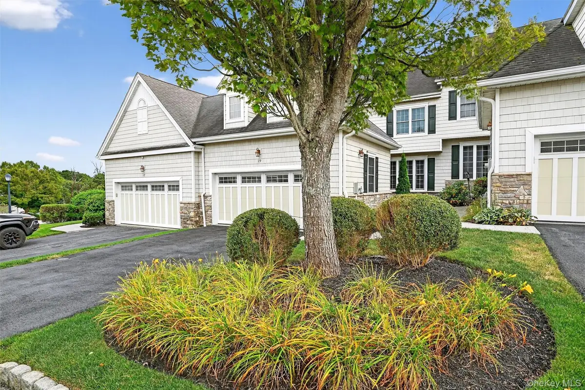 19 Turnberry Court, Monroe, NY 10950 - Image #1
