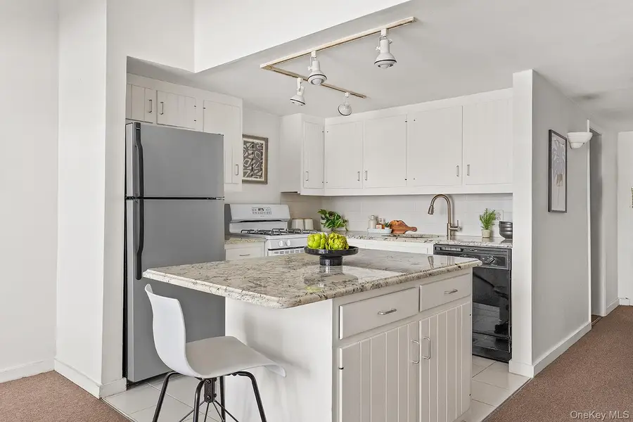 529 W 42nd Street #1B, Manhattan, NY 10036 - Image #2