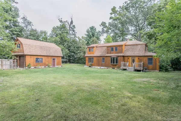 17 Hillside Road, Greenwood Lake, NY 10925