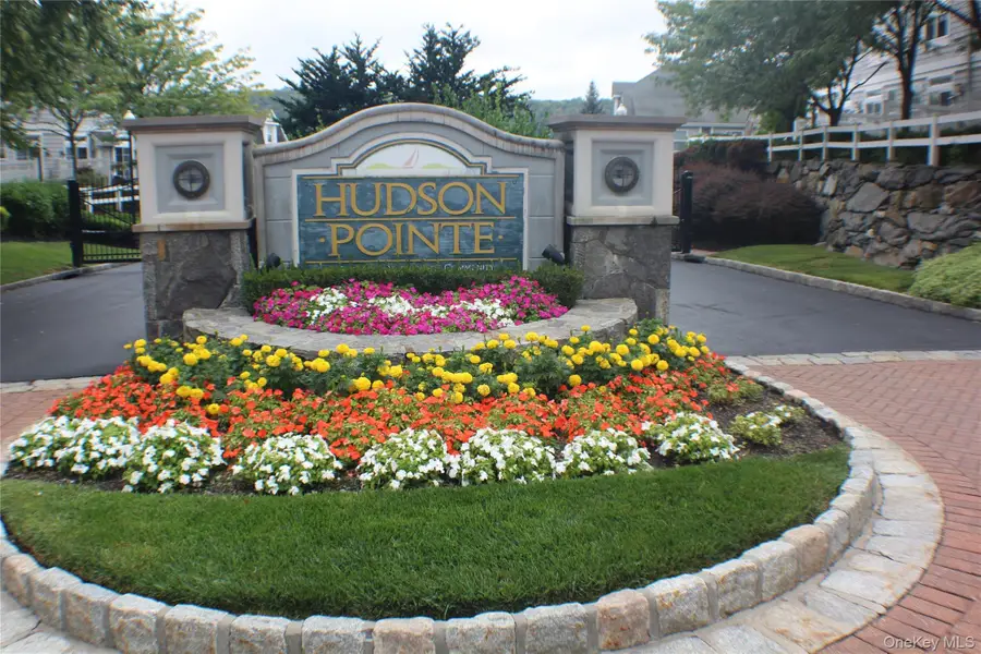 303 Bridgeview Drive, Poughkeepsie, NY 12601 - Image #2