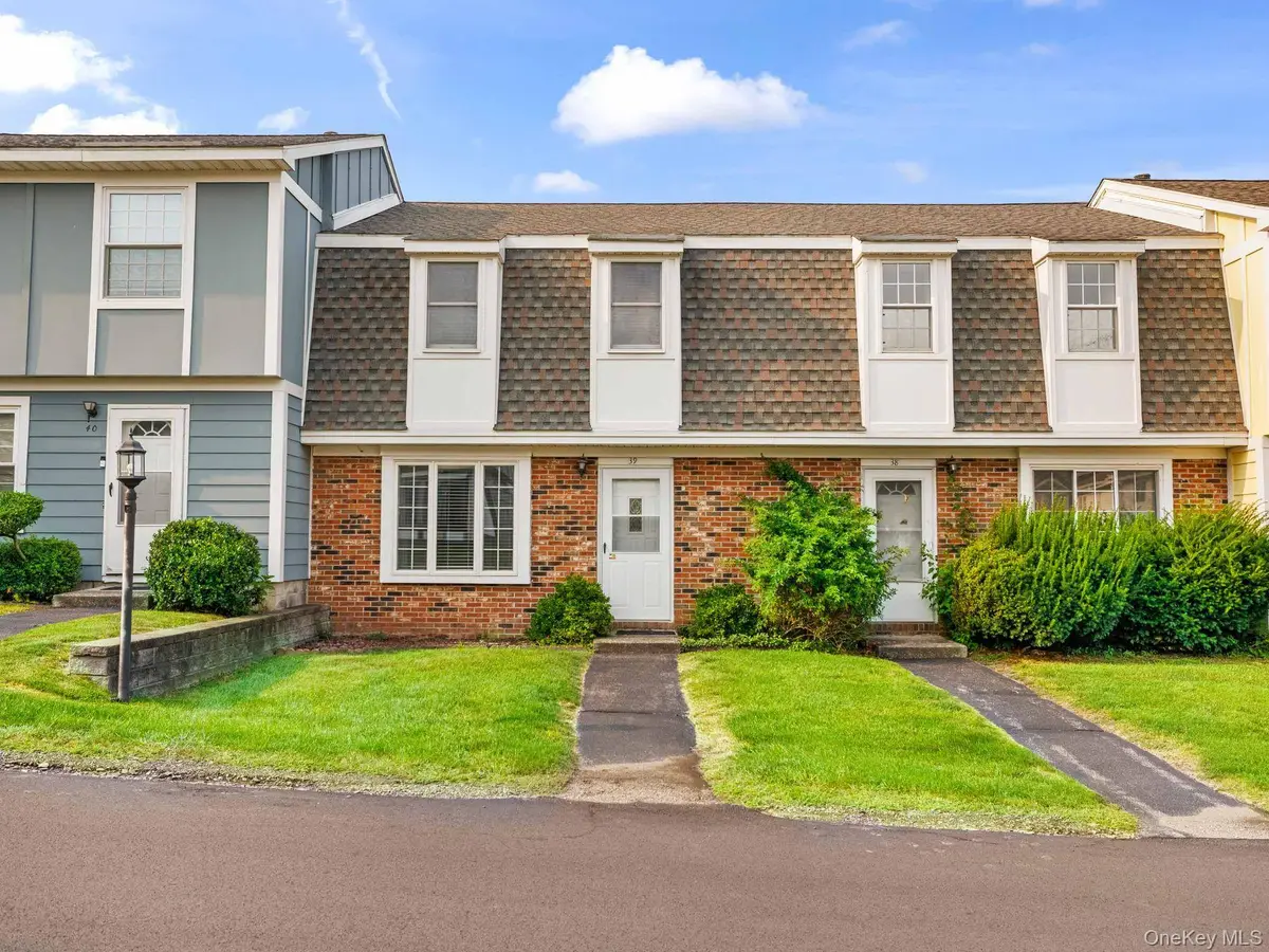 39 Sunny Brook Circle, Highland, NY 12528 - Image #1