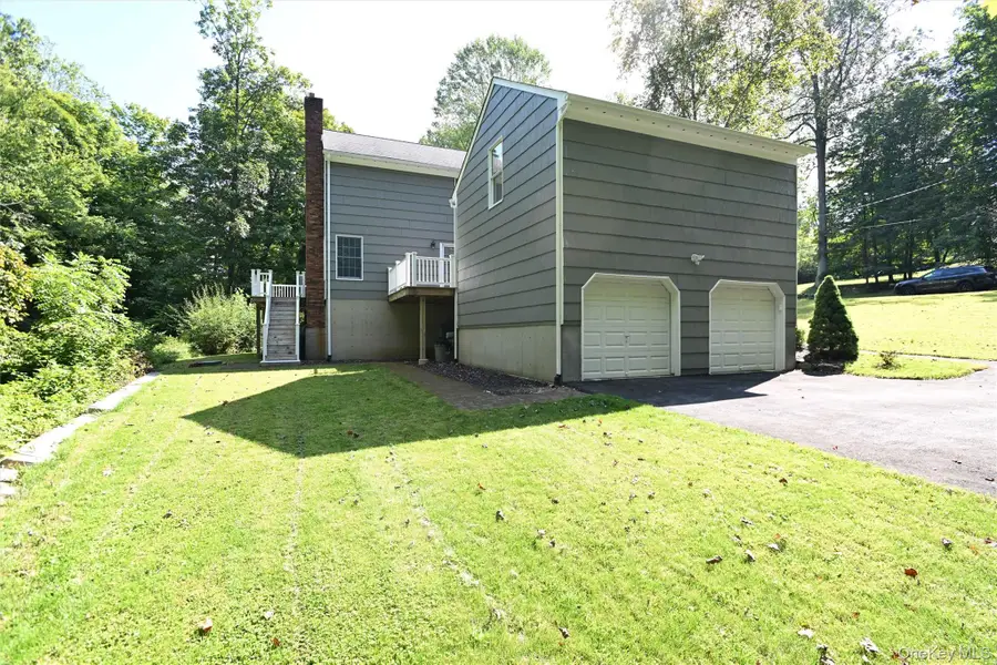 5 Watergate Drive, Amawalk, NY 10501 - Image #2