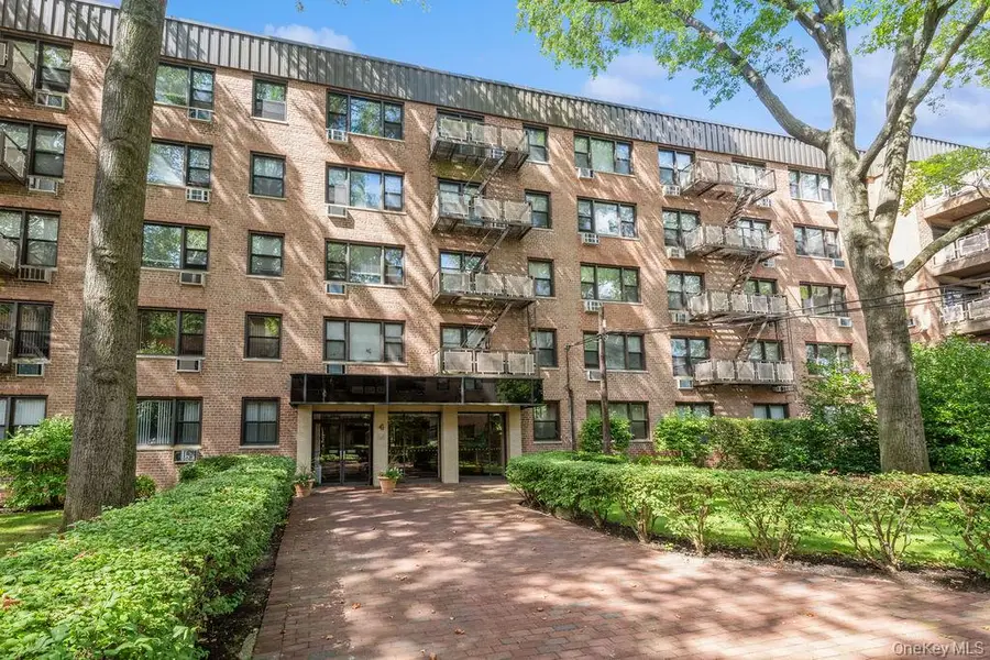 4 Birchwood Court #5A, Mineola, NY 11501 - Image #3