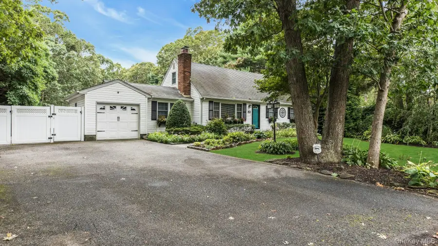 248 Waterford Road, Oakdale, NY 11769 - Image #2