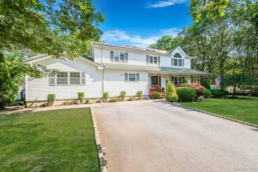 5 Bridal Path, Center Moriches, NY 11934 - Image #2