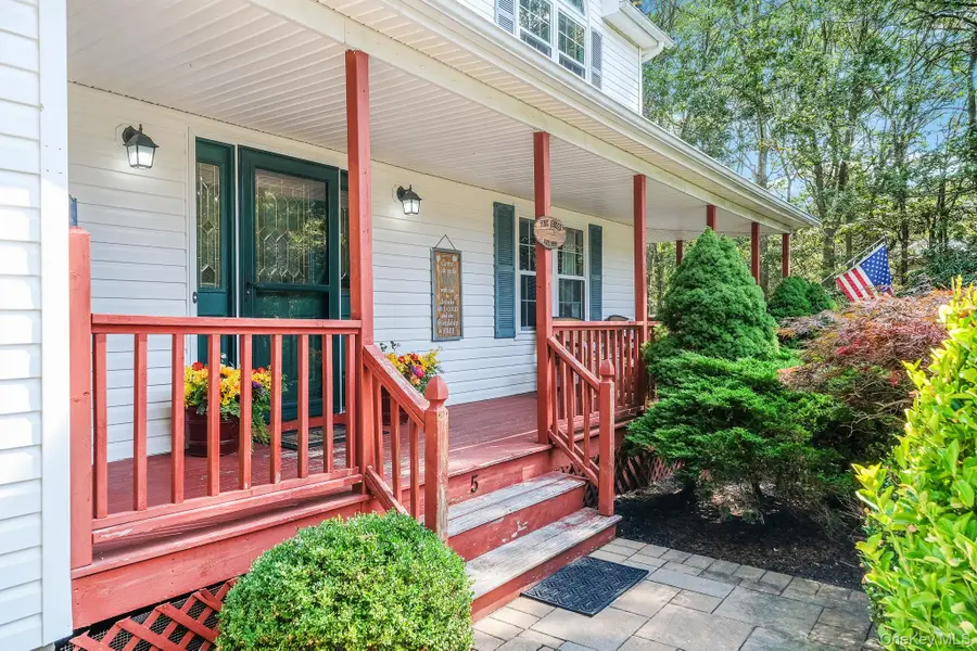 5 Bridal Path, Center Moriches, NY 11934 - Image #3