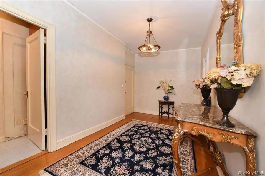 8 Barstow Road #5-B, Great Neck, NY 11021 - Image #2