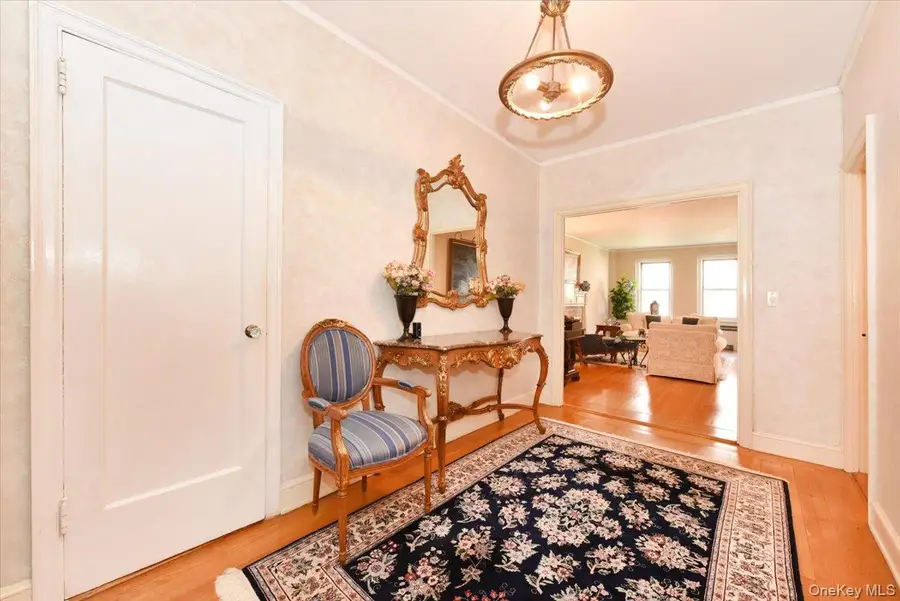 8 Barstow Road #5-B, Great Neck, NY 11021 - Image #3