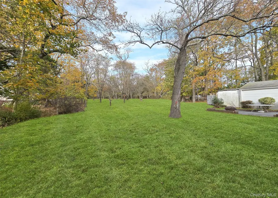 585 Pulaski Road, Kings Park, NY 11754 - Image #3