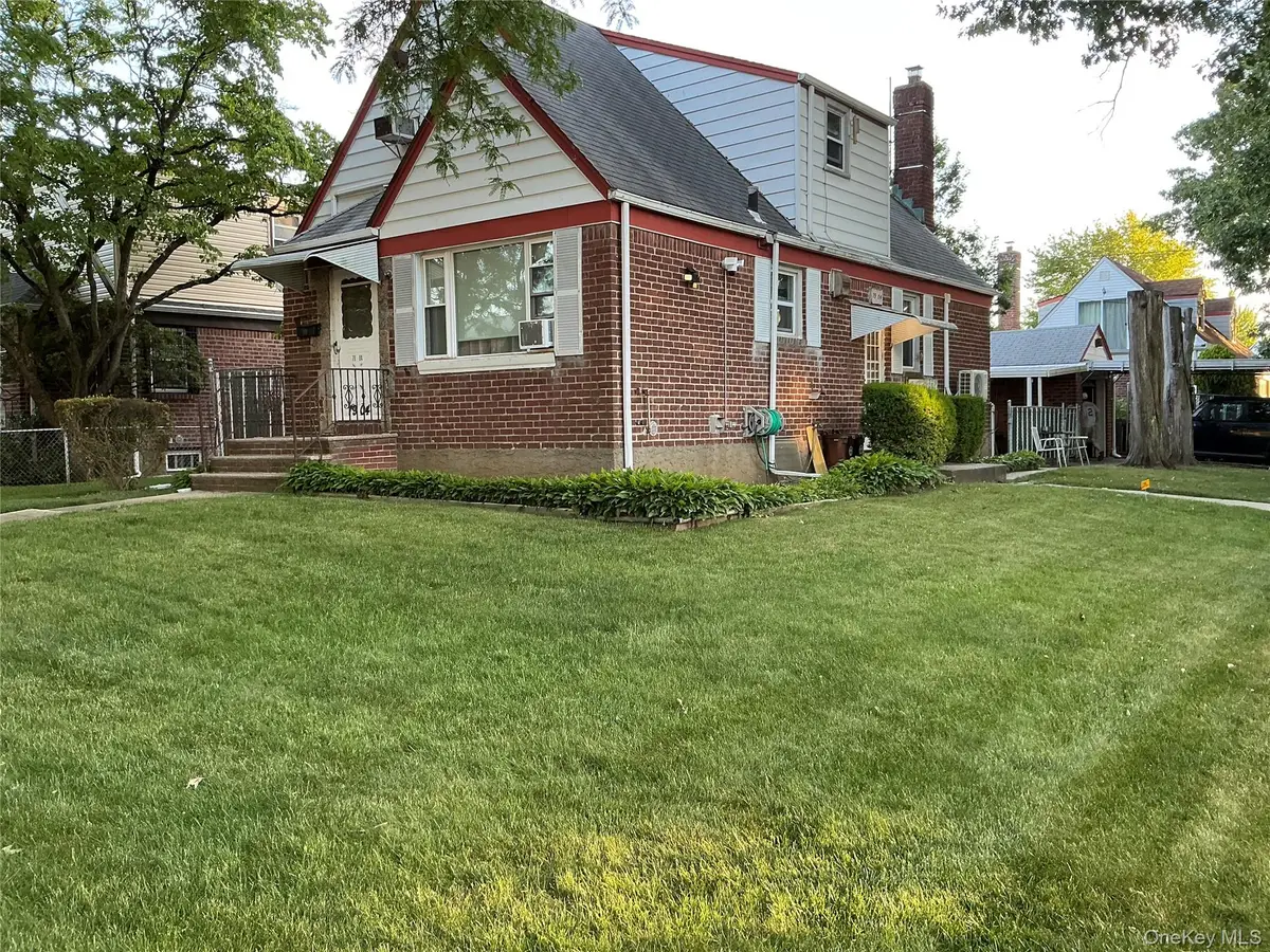 Address Withheld By Seller, Glen Oaks, NY 11004 - #1