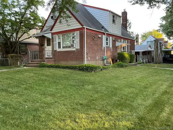 Address Withheld By Seller, Glen Oaks, NY 11004
