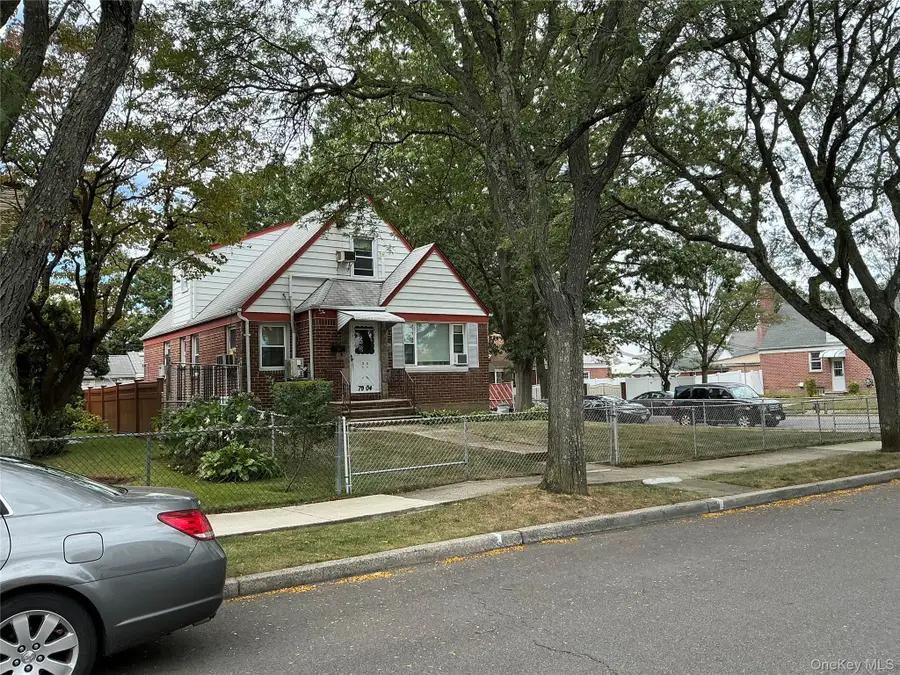 Address Withheld By Seller, Glen Oaks, NY 11004 - #3