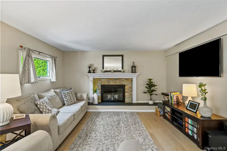 146 Blue Point Road W, Holtsville, NY 11742 - Image #3