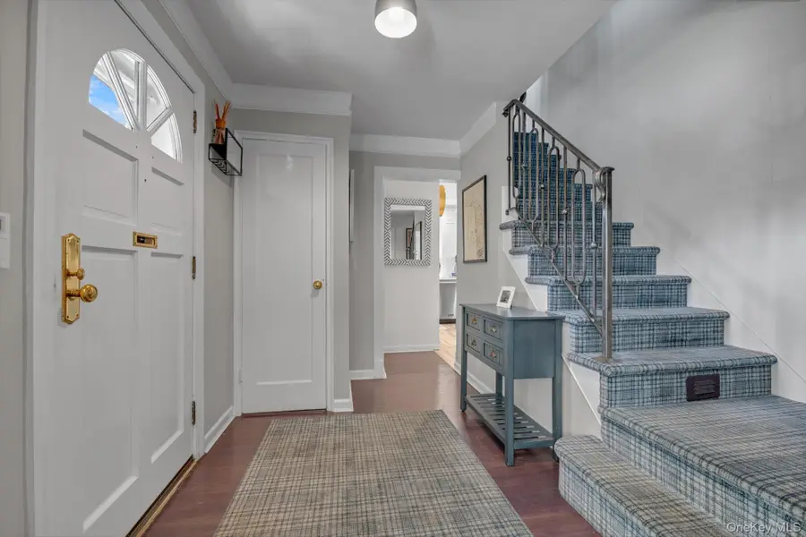 19 Concord Road, Port Washington, NY 11050 - Image #2