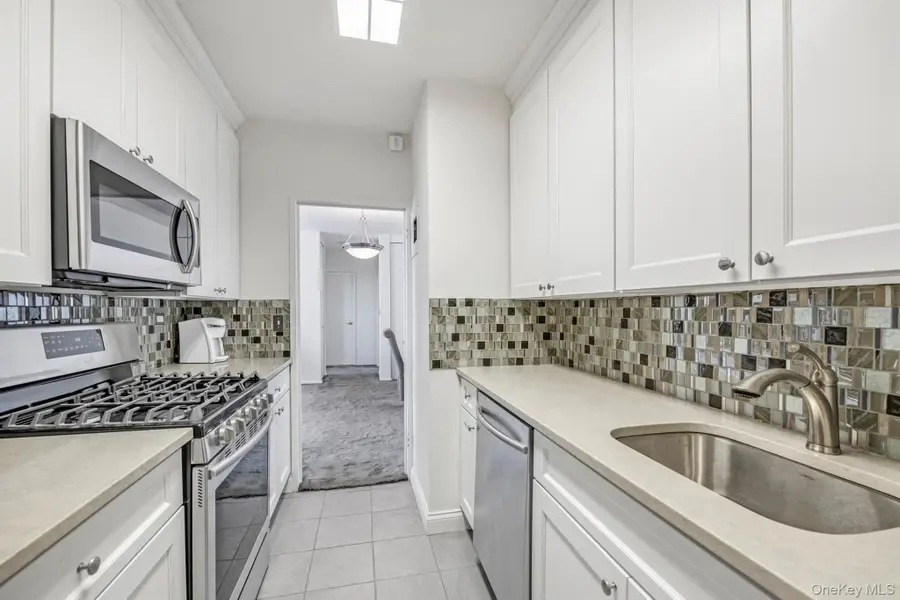 269-10 Grand Central Parkway #8Y, Queens, NY 11005 - Image #2