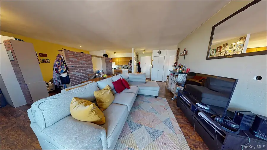 7252 Metropolitan Avenue #3C, Middle Village, NY 11379 - Image #2