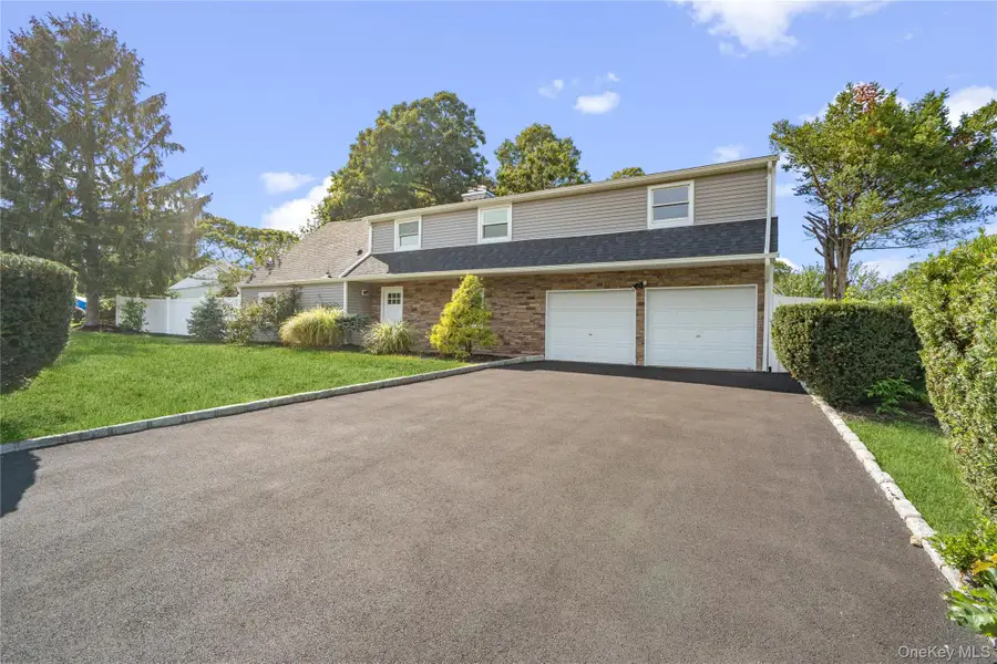47 Iroquois Avenue, Selden, NY 11784 - Image #2