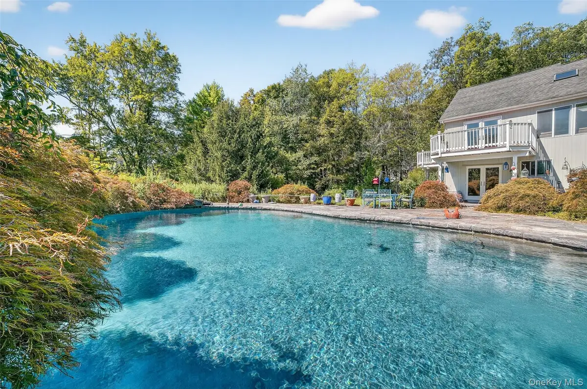 986 Cliff Avenue, Yorktown Heights, NY 10598 - Image #1