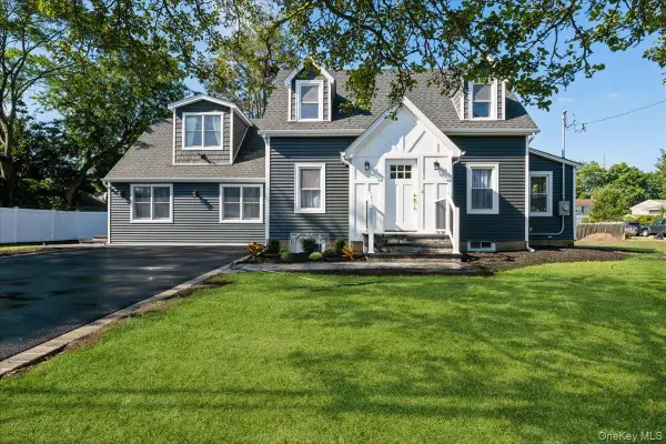 24 Charles Street, Hicksville, NY 11801