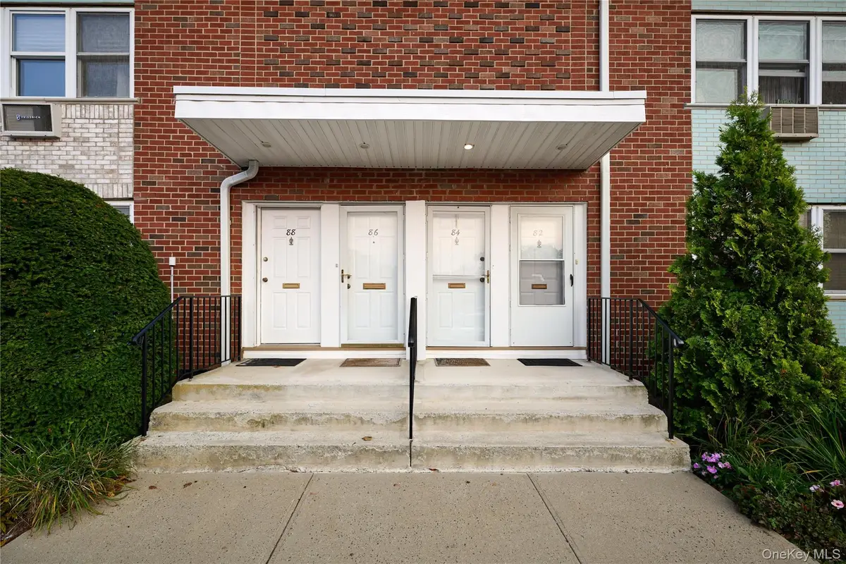 86 Farber Drive #86, West Babylon, NY 11704 - Image #1