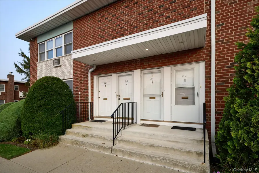 86 Farber Drive #86, West Babylon, NY 11704 - Image #2