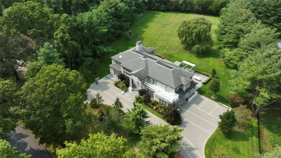 5 Farmwoods Lane, Upper Brookville, NY 11545 - Image #2