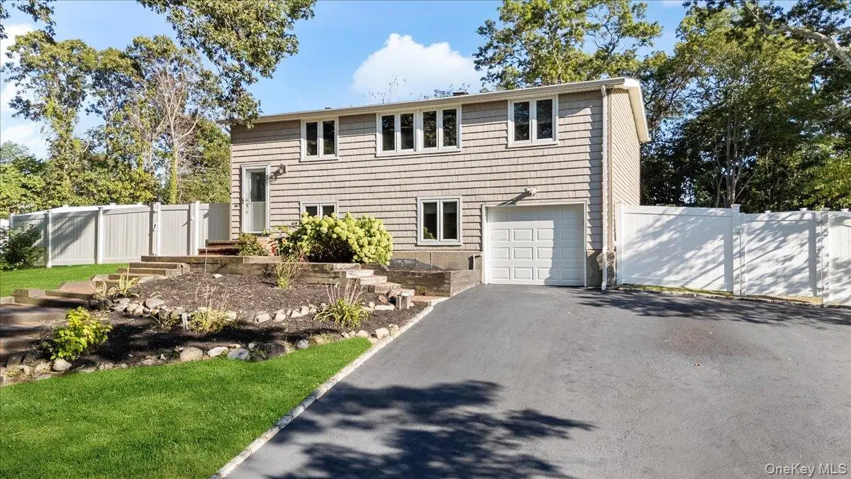 30 Bunny Lane, East Setauket, NY 11733 - Image #1