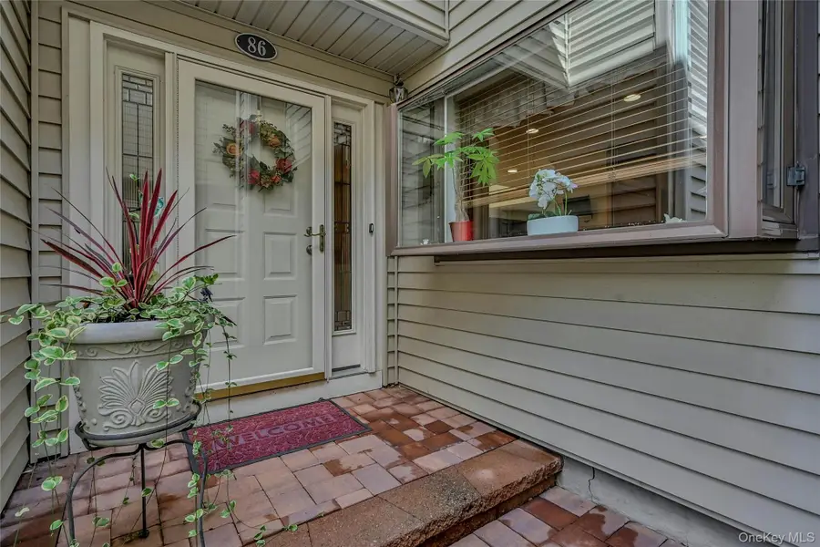 86 Chestnut Lane, Woodbury, NY 11797 - Image #2