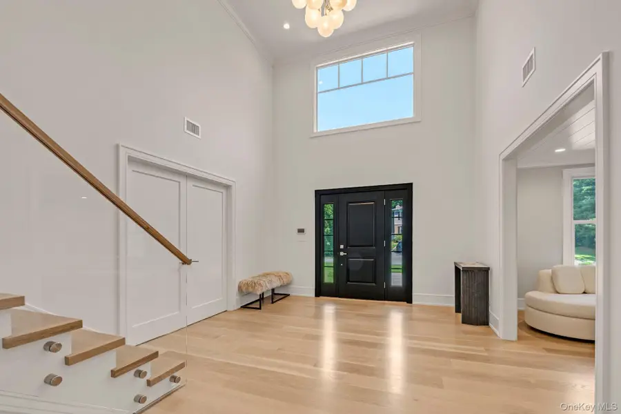 40 Hewlett Lane, Port Washington, NY 11050 - Image #3