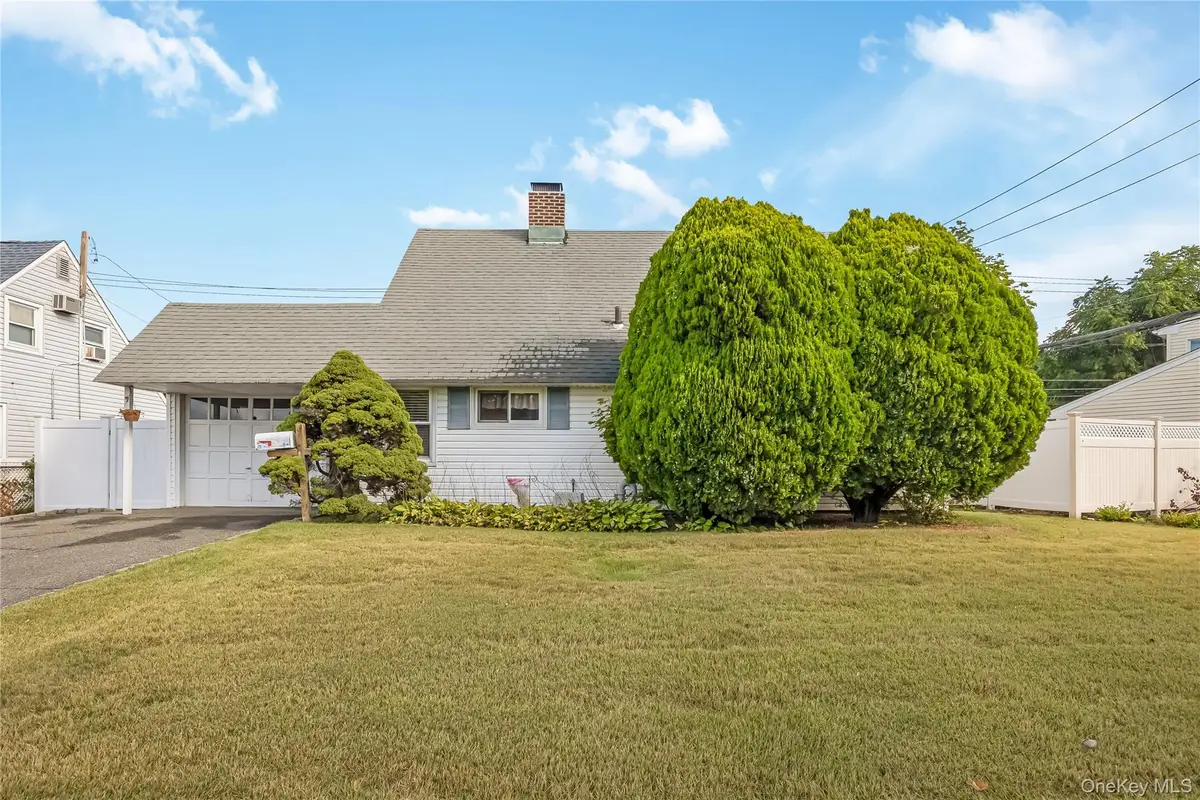 93 Flamingo Road, Levittown, NY 11756 - Image #1