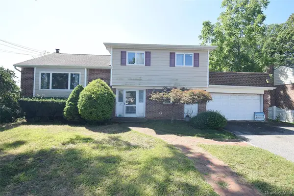 104 Woods Road, North Babylon, NY 11703