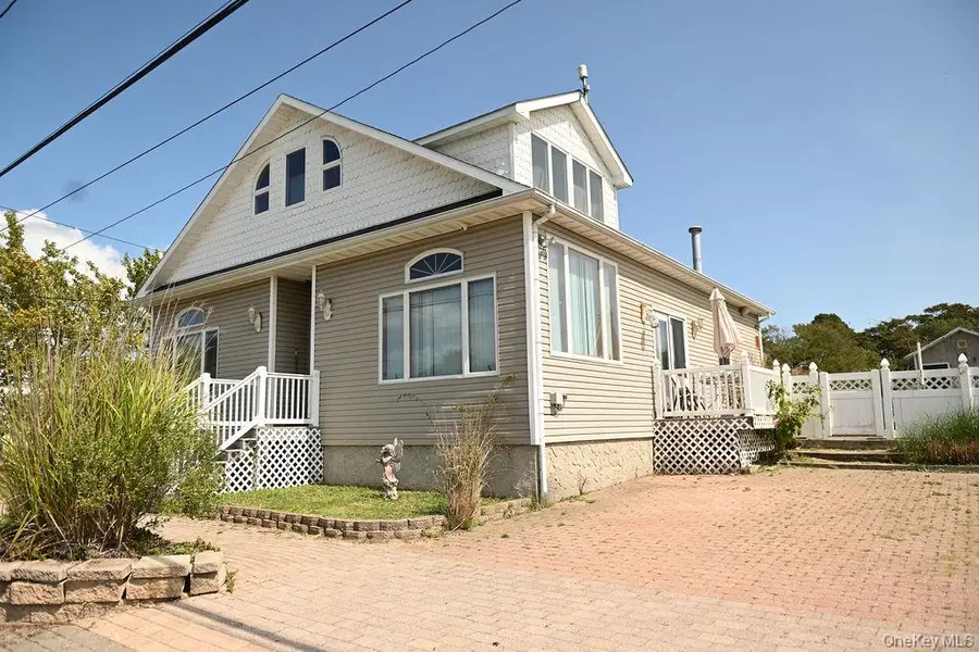 115 Riviera Drive, Mastic Beach, NY 11951 - Image #2