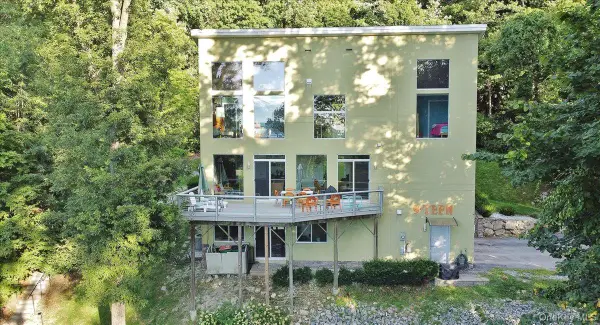 19 Melzingah Reservoir Road, Beacon, NY 12508