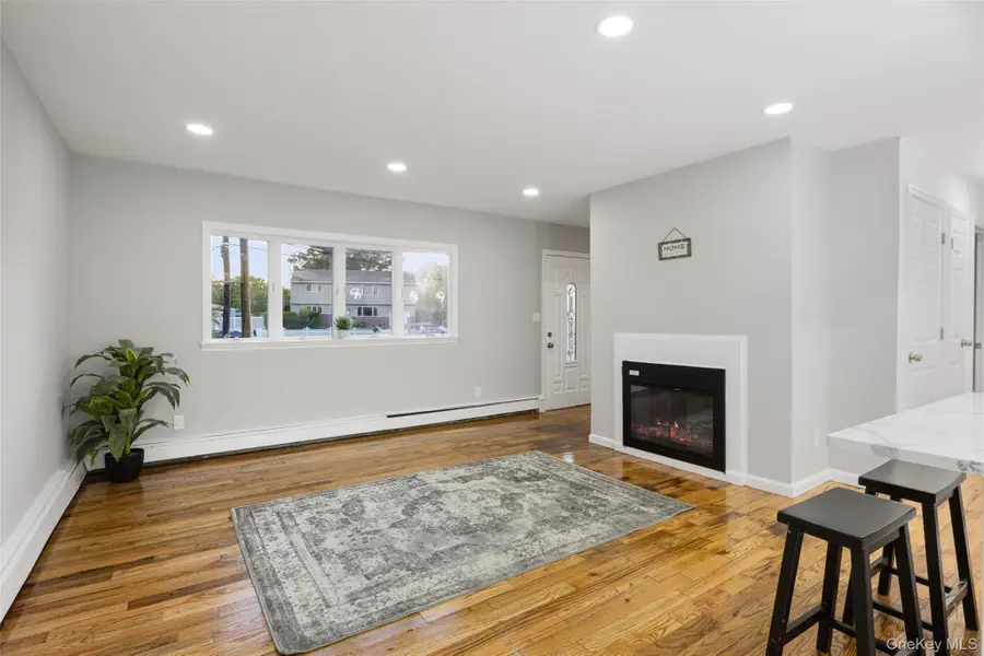 45 N Ronald Drive, Amityville, NY 11701 - Image #3