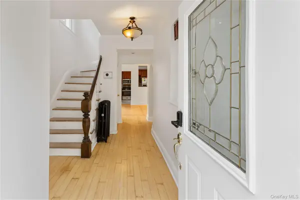 15 Desmond Avenue, Bronxville, NY 10708