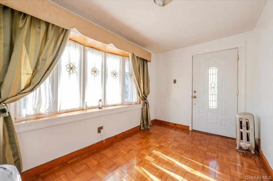 12253 Milburn Street, Saint Albans, NY 11413 - Image #3