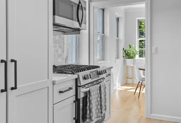 16 N Chatsworth Avenue #214, Larchmont, NY 10538