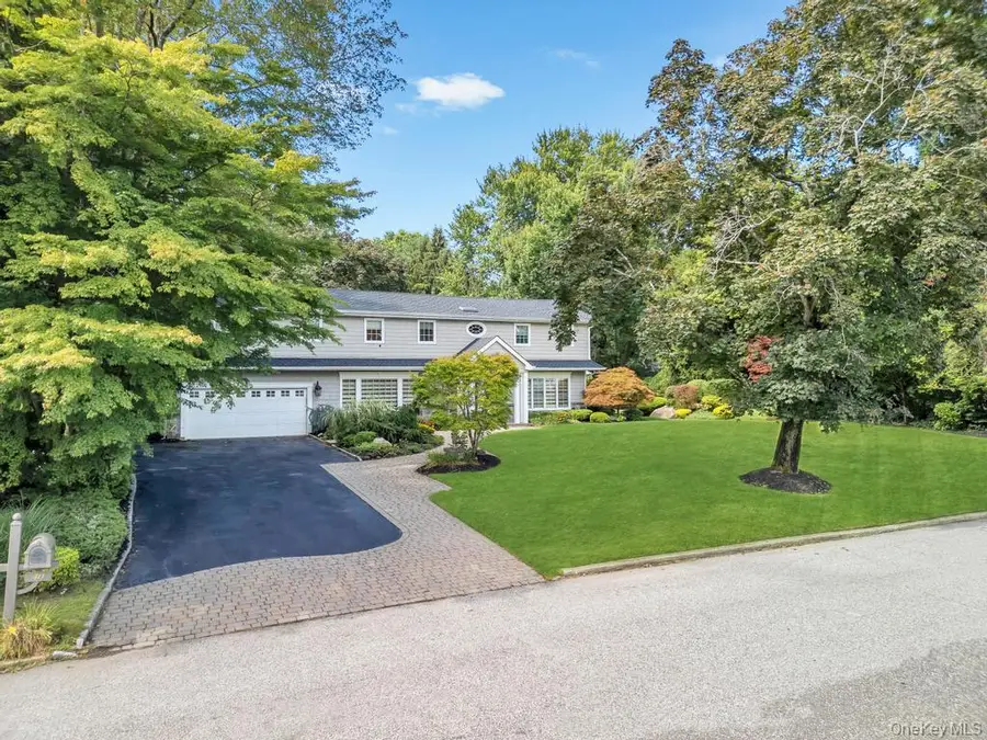 40 Somerset Place, Syosset, NY 11791 - Image #2