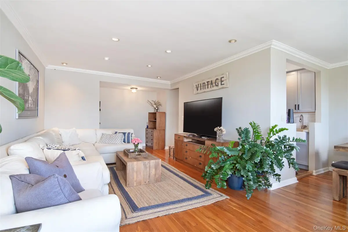 25 Sunnyside Drive #4H, Yonkers, NY 10705 - Image #1