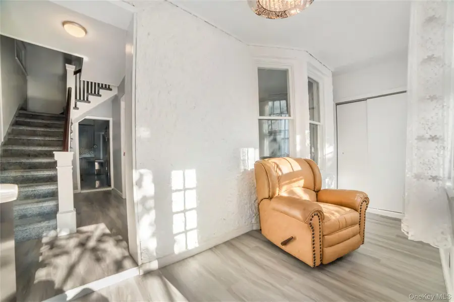 7 Willis Avenue, Floral Park, NY 11001 - Image #2