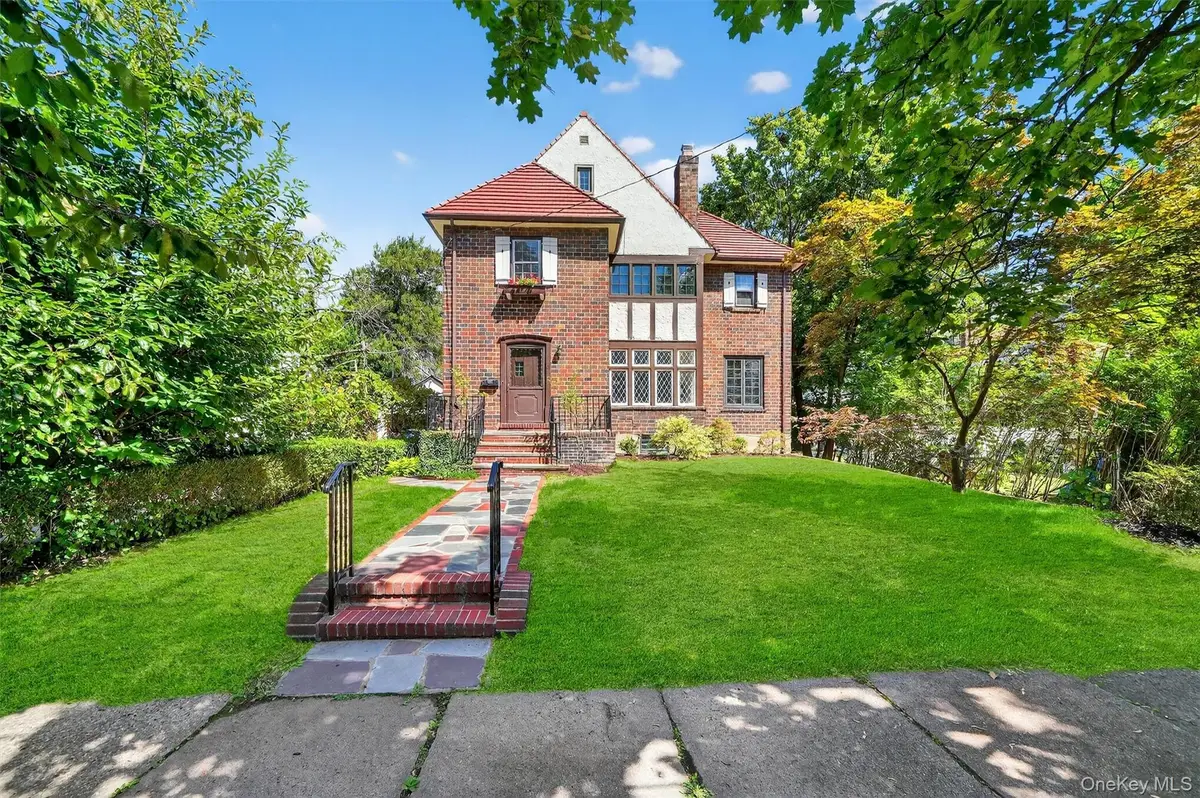 15 Park Place, Fleetwood, NY 10552 - Image #1