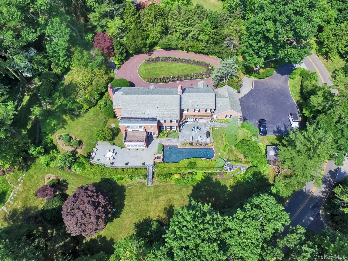 40 Deer Park Road, Great Neck, NY 11024 - Image #1