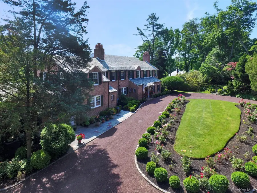 40 Deer Park Road, Great Neck, NY 11024 - Image #3